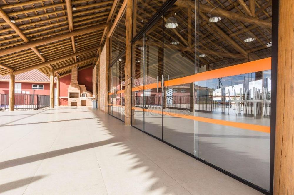 Casa para venda e locação com 3 dormitórios no Condomínio Tecoara em Taubaté/SP.