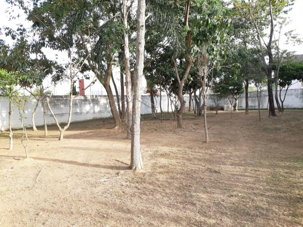 Casa para locação com 3 suítes no Condomínio Campos do Conde III em Tremembé/SP. 