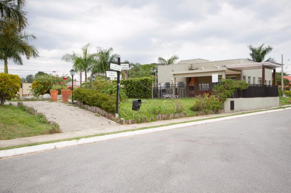 Casa para venda e locação com 4 dormitórios no Condomínio Jatobá em Tremembé/SP.