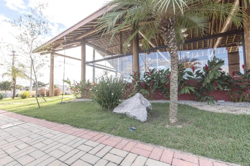 Casa para venda e locação com 3 dormitórios no Condomínio Tecoara em Taubaté/SP.