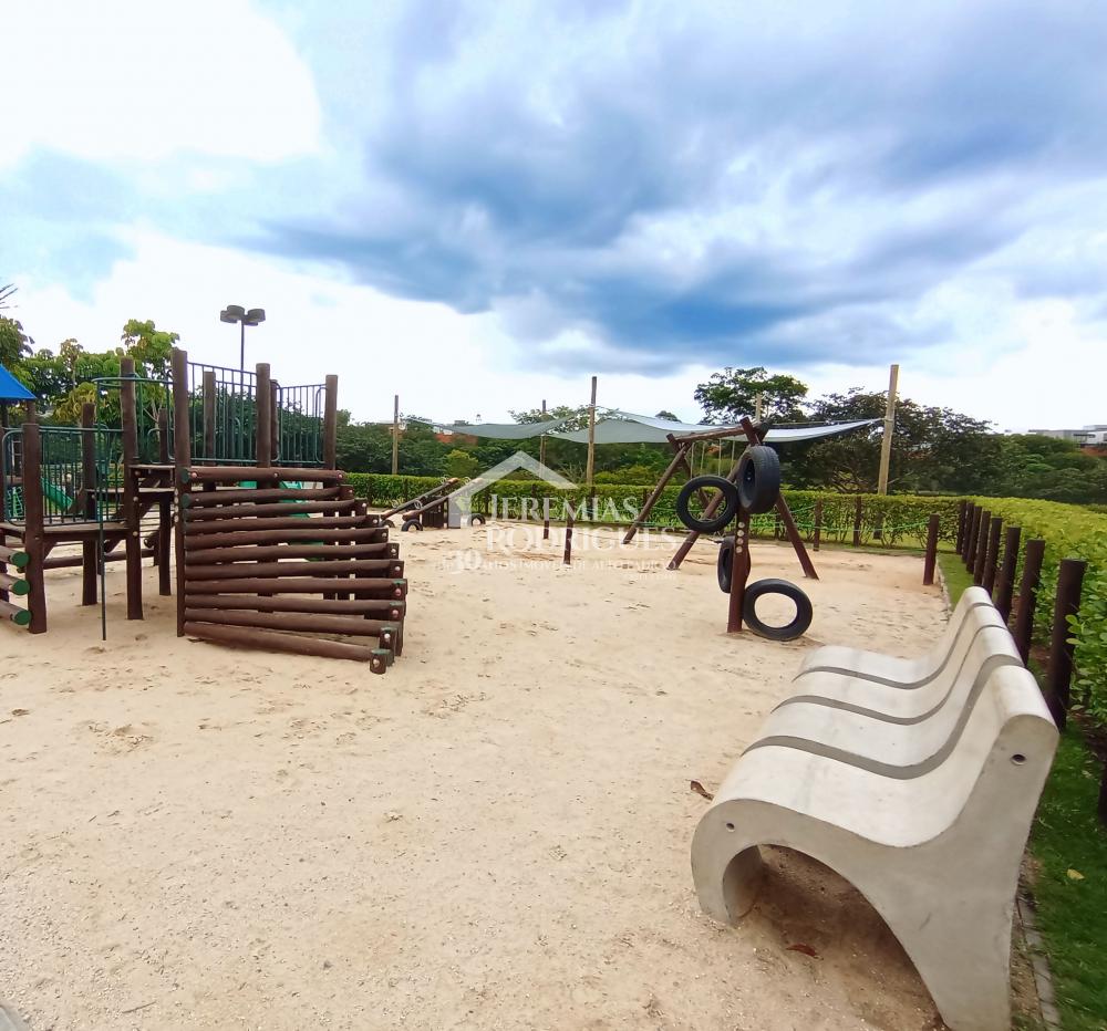 Casa à venda com 4 suítes no Condomínio Residencial Alphaville II em São José dos Campos/SP.