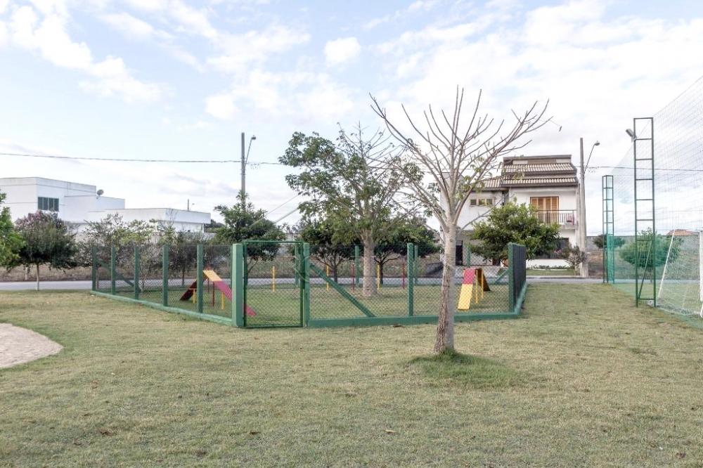 Casa para venda e locação com 3 dormitórios no Condomínio Tecoara em Taubaté/SP.