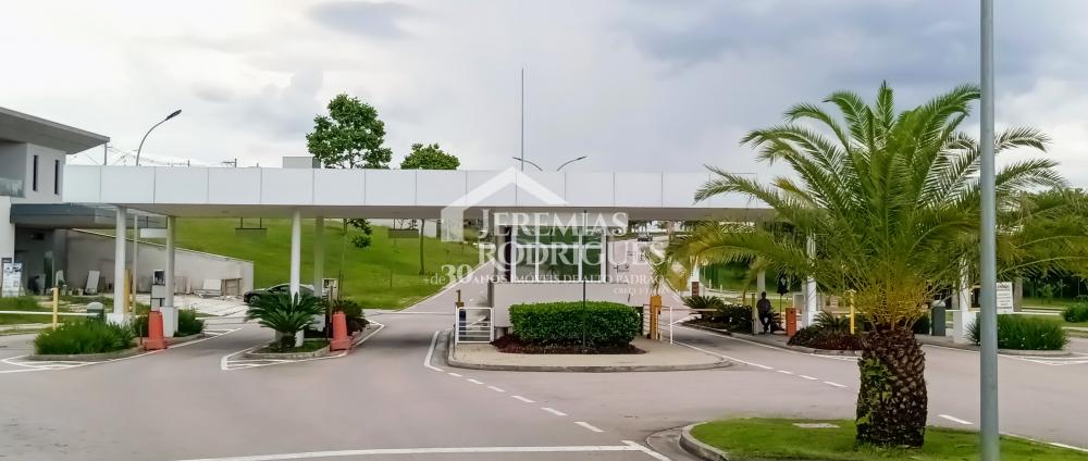 Casa à venda com 4 suítes no Condomínio Residencial Alphaville II em São José dos Campos/SP.