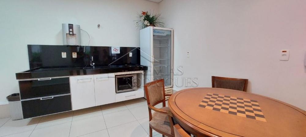 Apartamento à venda no Edifício Sauípe em Taubaté/SP.