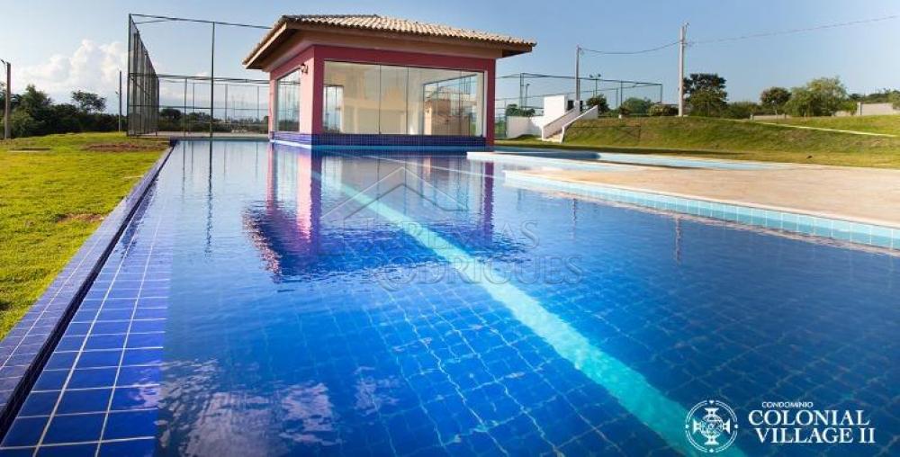 Terreno com 869 m² - Condomínio Colonial Village II  - Pindamonhangaba/SP.