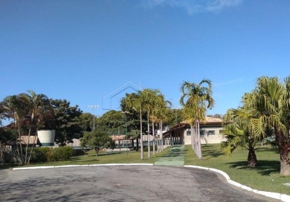 Casa à venda com 3 dormitórios no Condomínio Portal do Sol em Tremembé/SP.