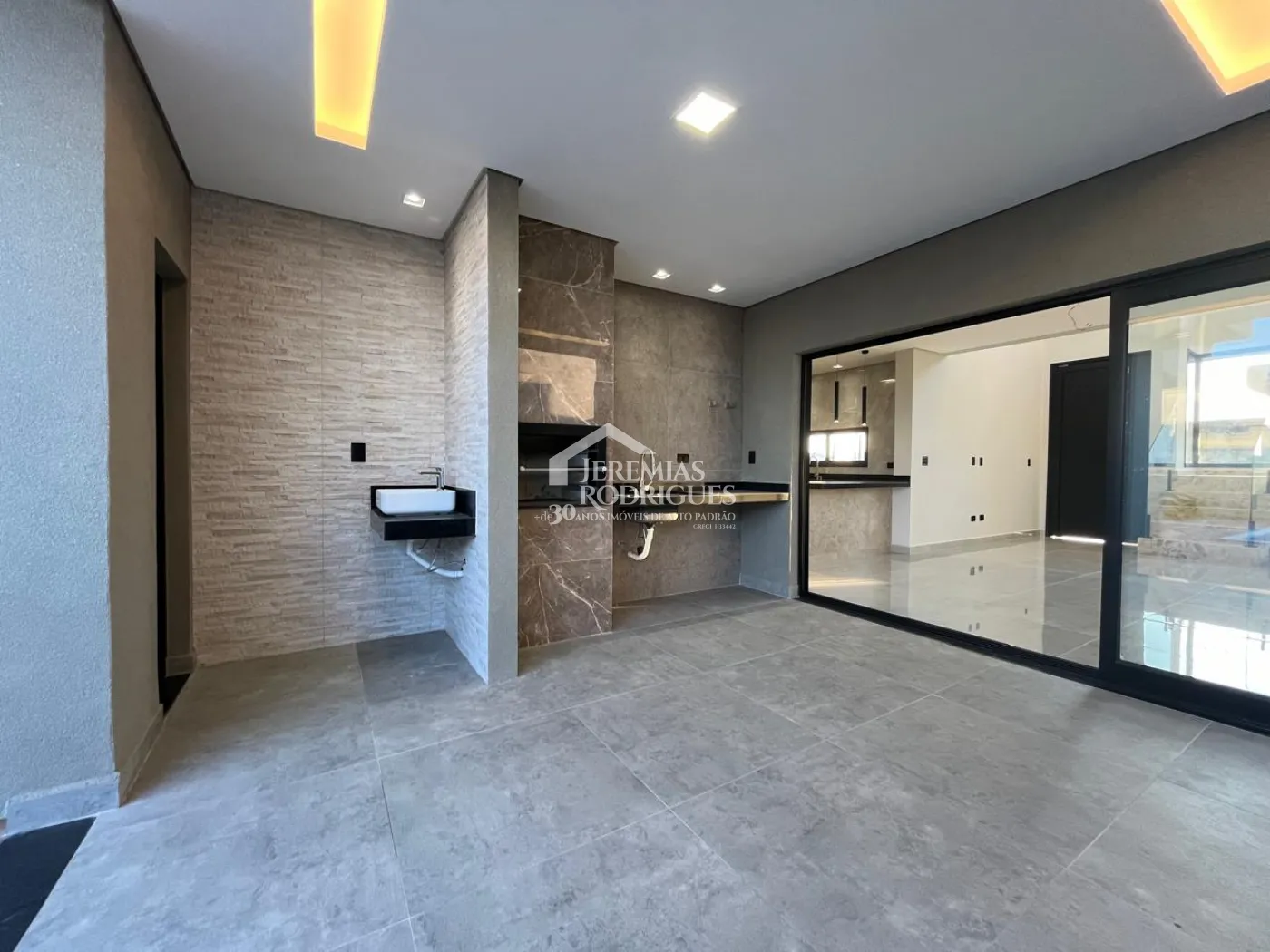 Casa com 3 dormitórios, 190 m² - Condomínio Santa Mônica - Caçapava/SP.