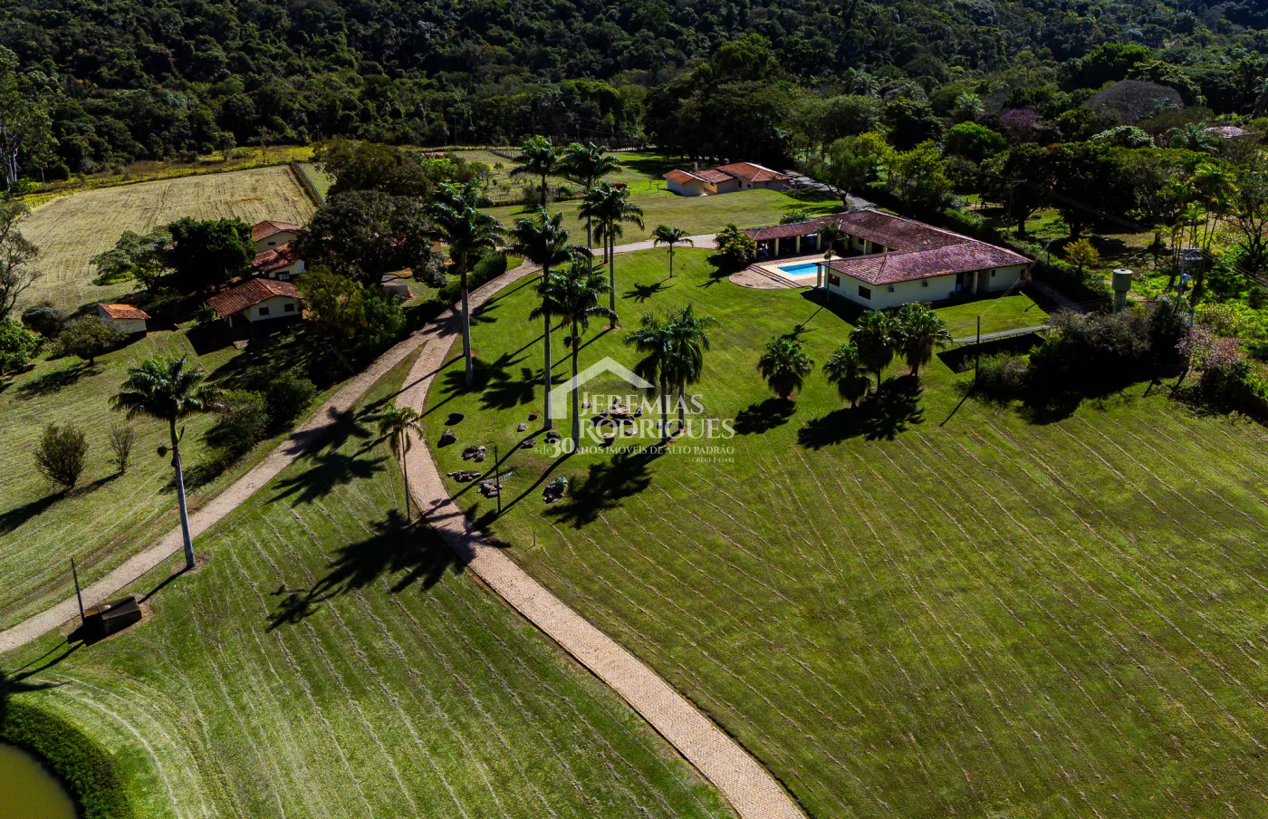 Fazenda à venda com 183.000 m² em Campinas/SP.