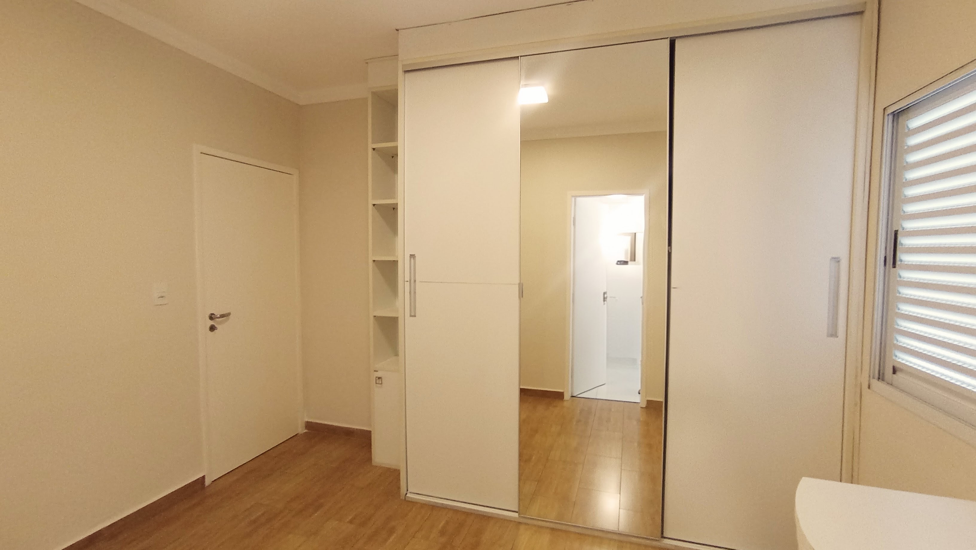 Casa para locação com 3 suítes no Condomínio Campos do Conde II - Chambord em Tremembé/SP.