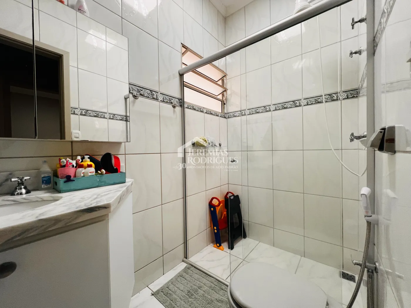 Casa com 3 dormitórios, 198 m² - Alto São Pedro - Taubaté/SP.