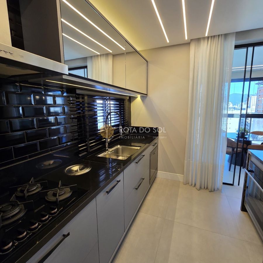 Brooklyn Tower Apartamento Decorado 4 Suítes em Meia Praia Itapema