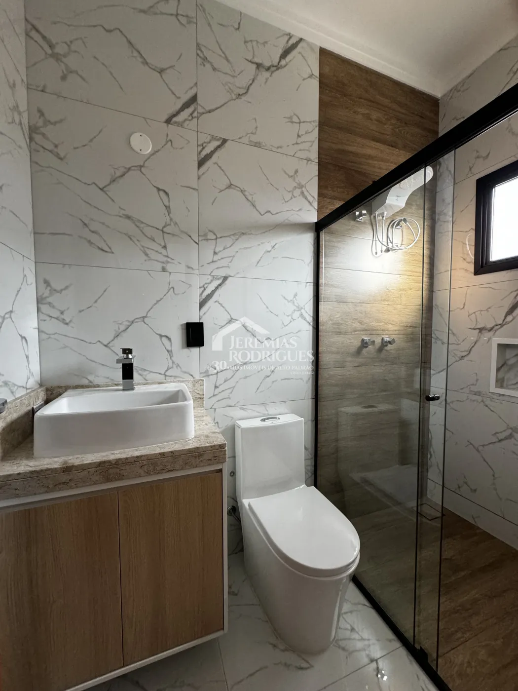 Casa com 3 dormitórios, 167 m² - Condomínio Pérola do Vale - Tremembé/SP.