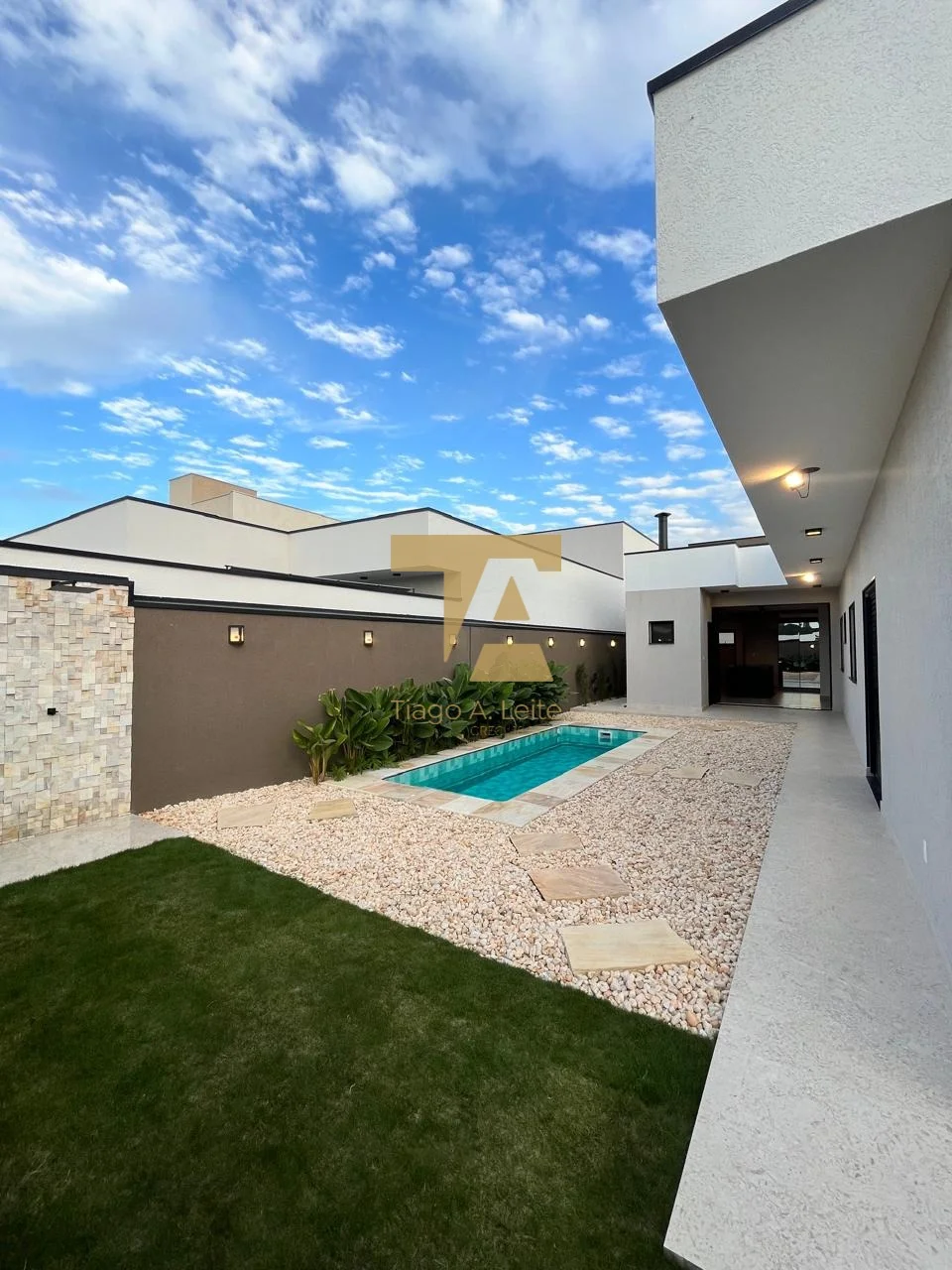 Casa Térrea à Venda no Condomínio Pérola do Vale Tremembé – 3 Suítes, Piscina e Alto Padrão no Vale do Paraíba