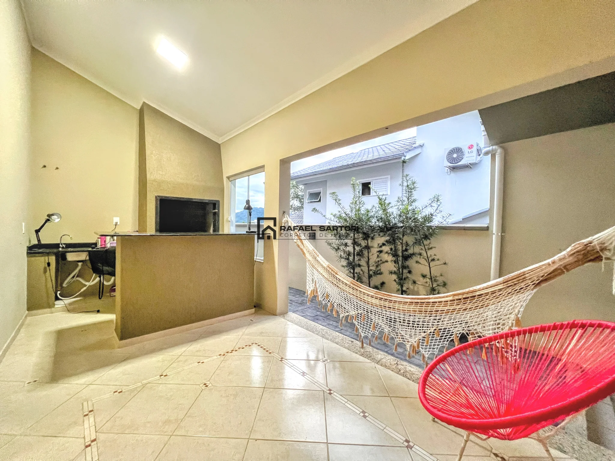 CASA TÉRREA NO BAIRRO AMIZADE