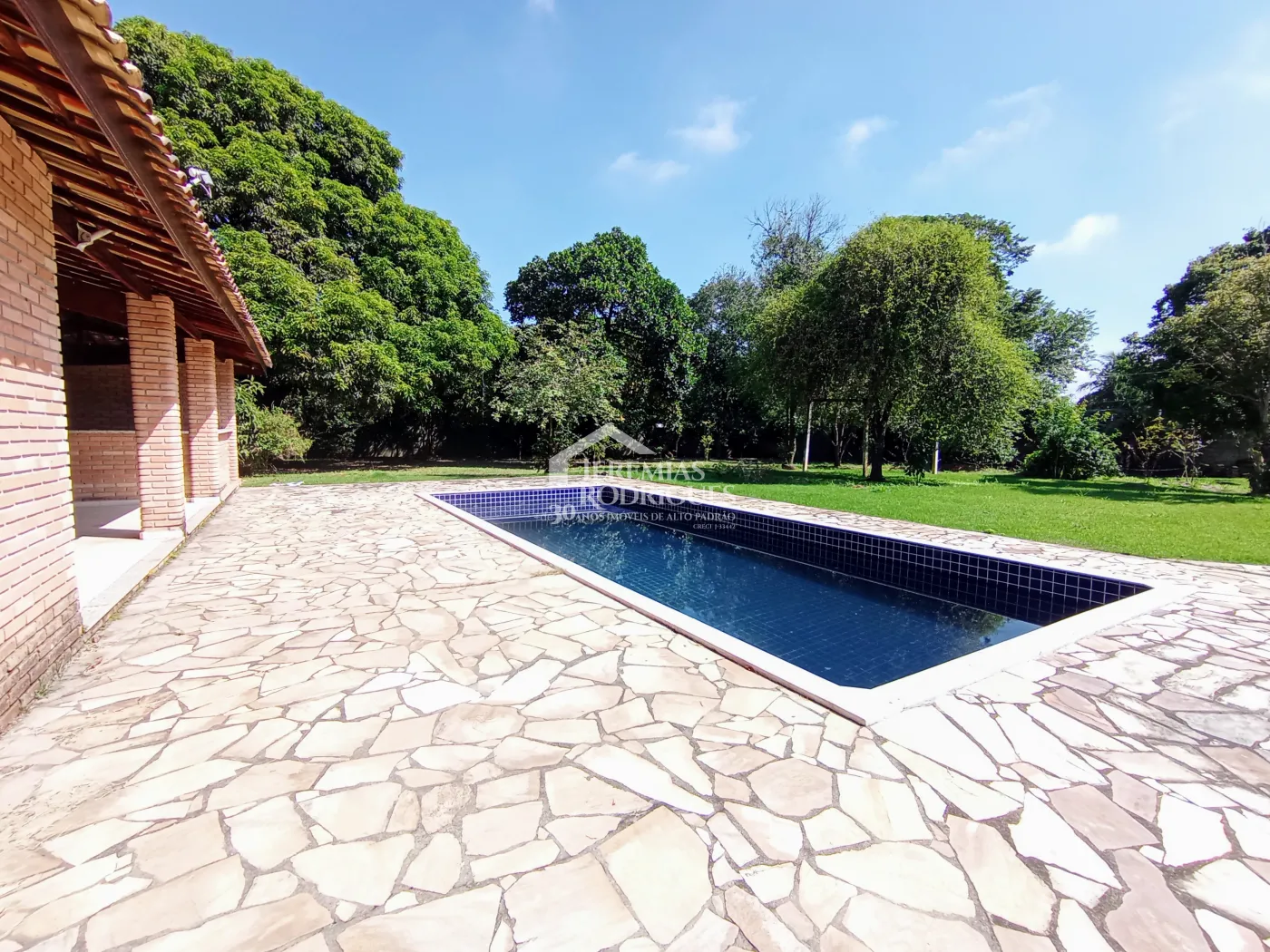 Chácara para locação com 4 dormitórios no bairro Jardim Carlota em Moreira Cesar/SP