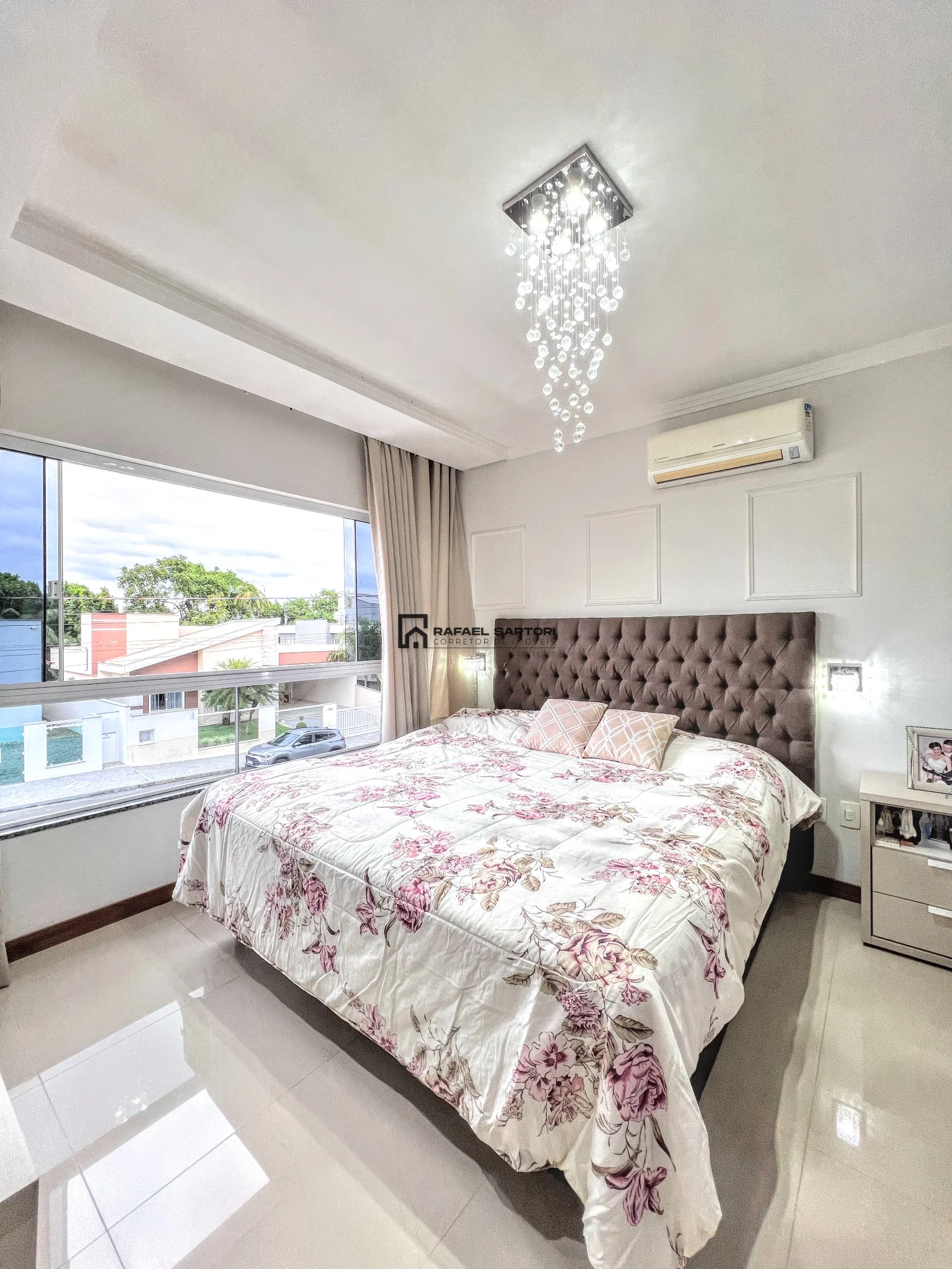 CASA COM 04 SUITES NO AMIZADE