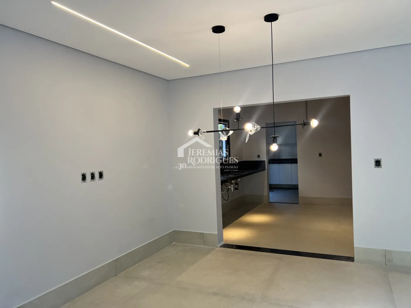 Casa com 4 suítes, 320 m² - Condomínio Taubaté Village - Taubaté/SP.