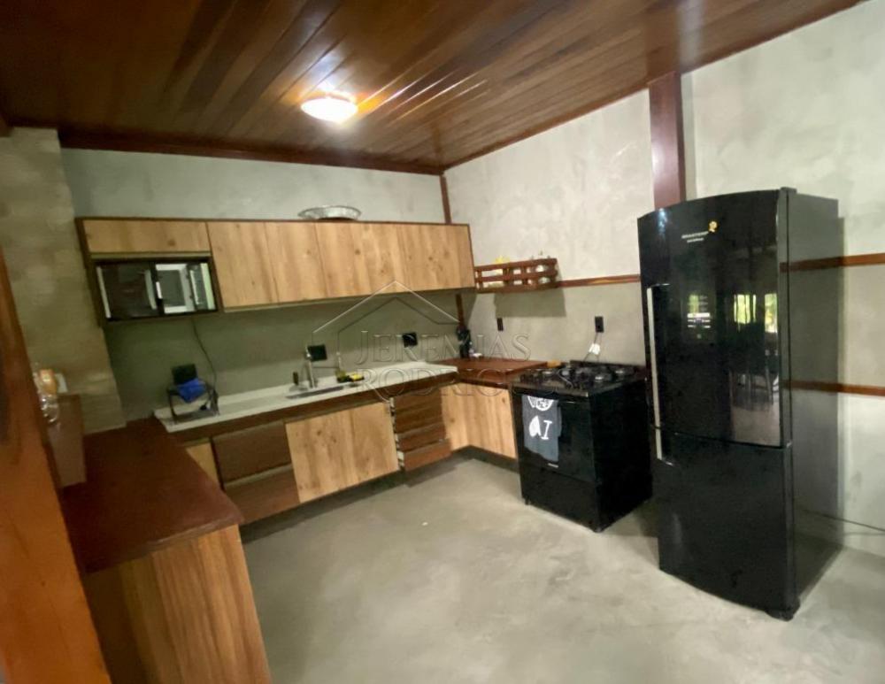 Casa à venda no Condomínio Domingas Dias em Ubatuba/SP.