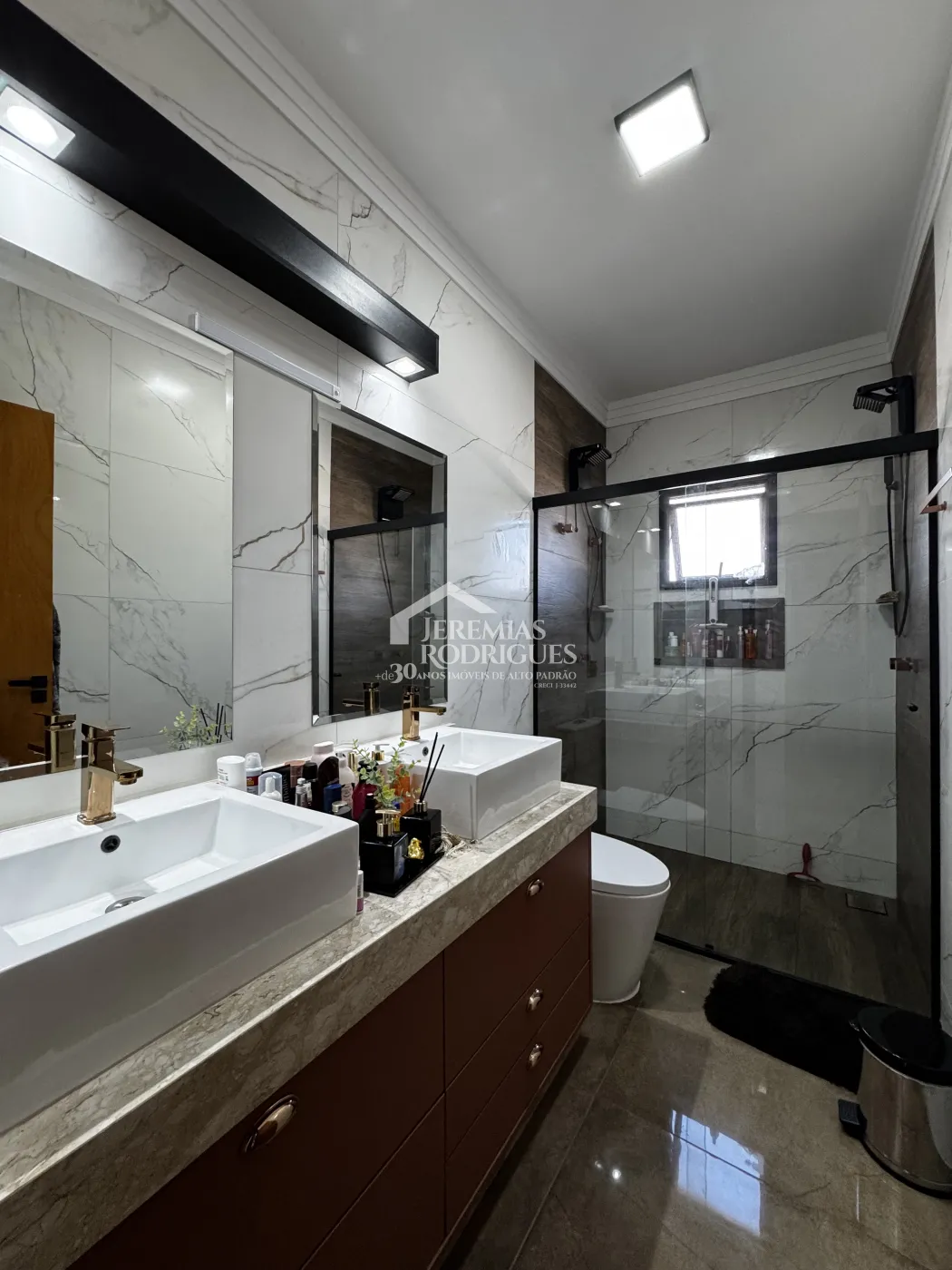 Casa com 3 dormitórios, 267 m² - Condomínio Parque das Araucárias - Tremembé/SP.