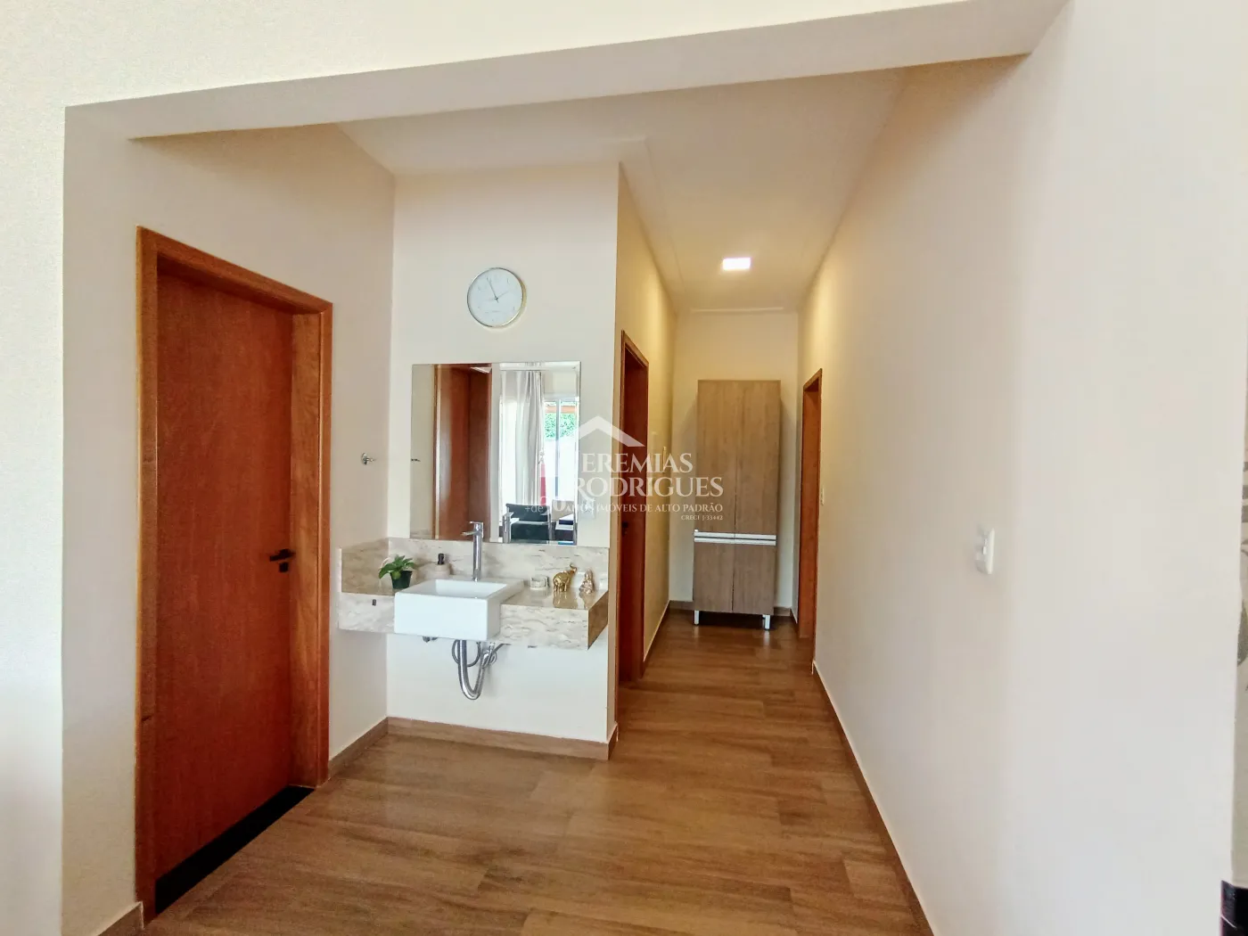 Casa para venda com 2 dormitórios no Residencial Charles Schineider em Taubaté/SP