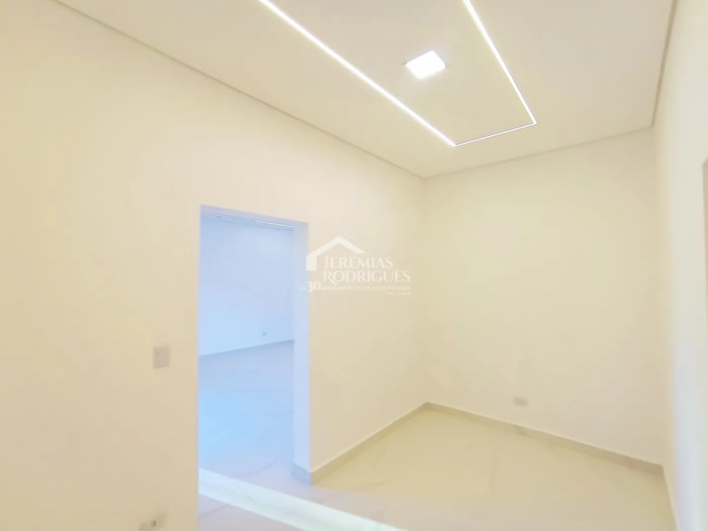 Casa assobradada à venda com 4 dormitórios no Condomínio Cyrella Landscape emTaubaté/SP.