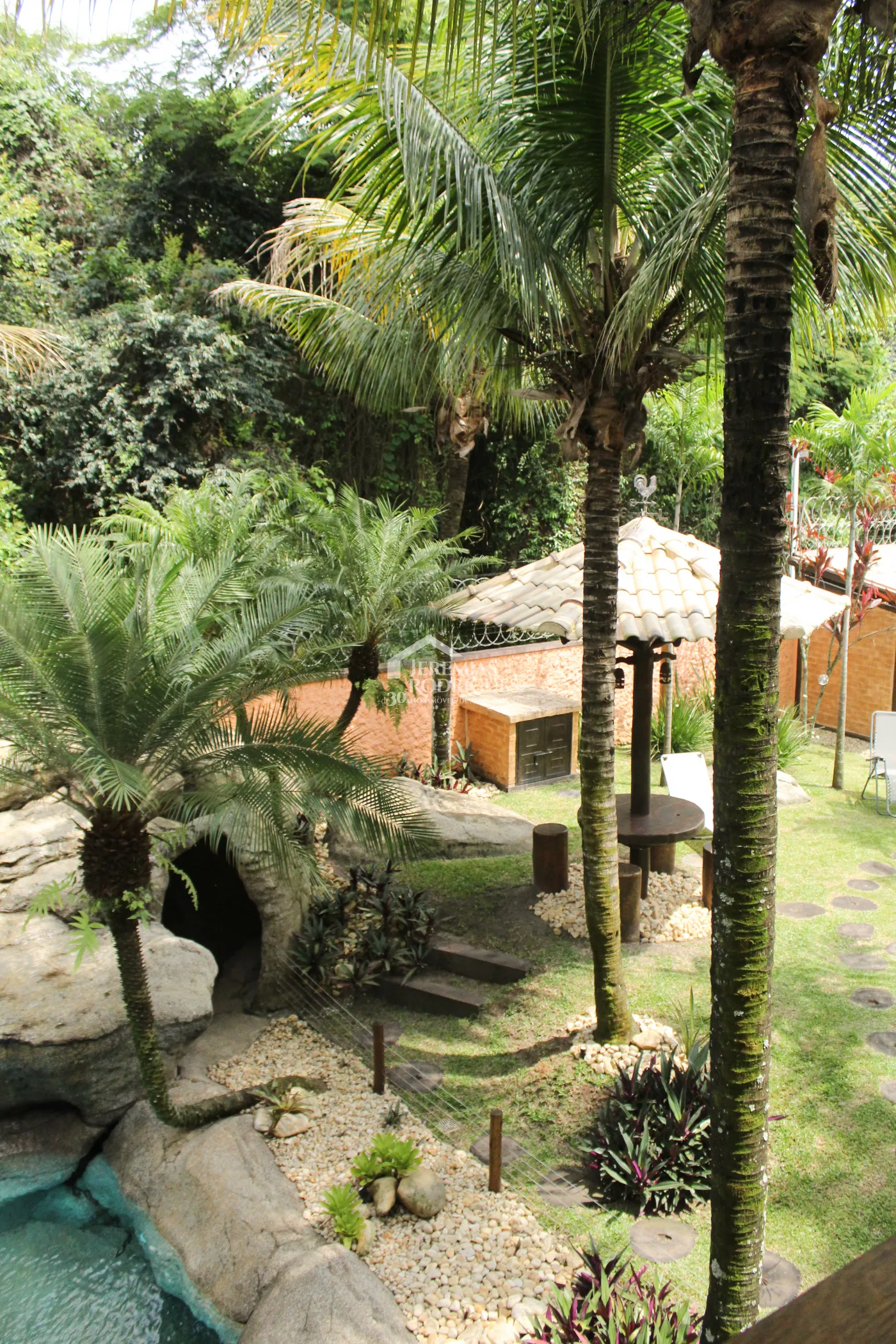 Casa para venda e locação com 5 dormitórios no Condomínio Taubaté Village em Taubaté/SP.