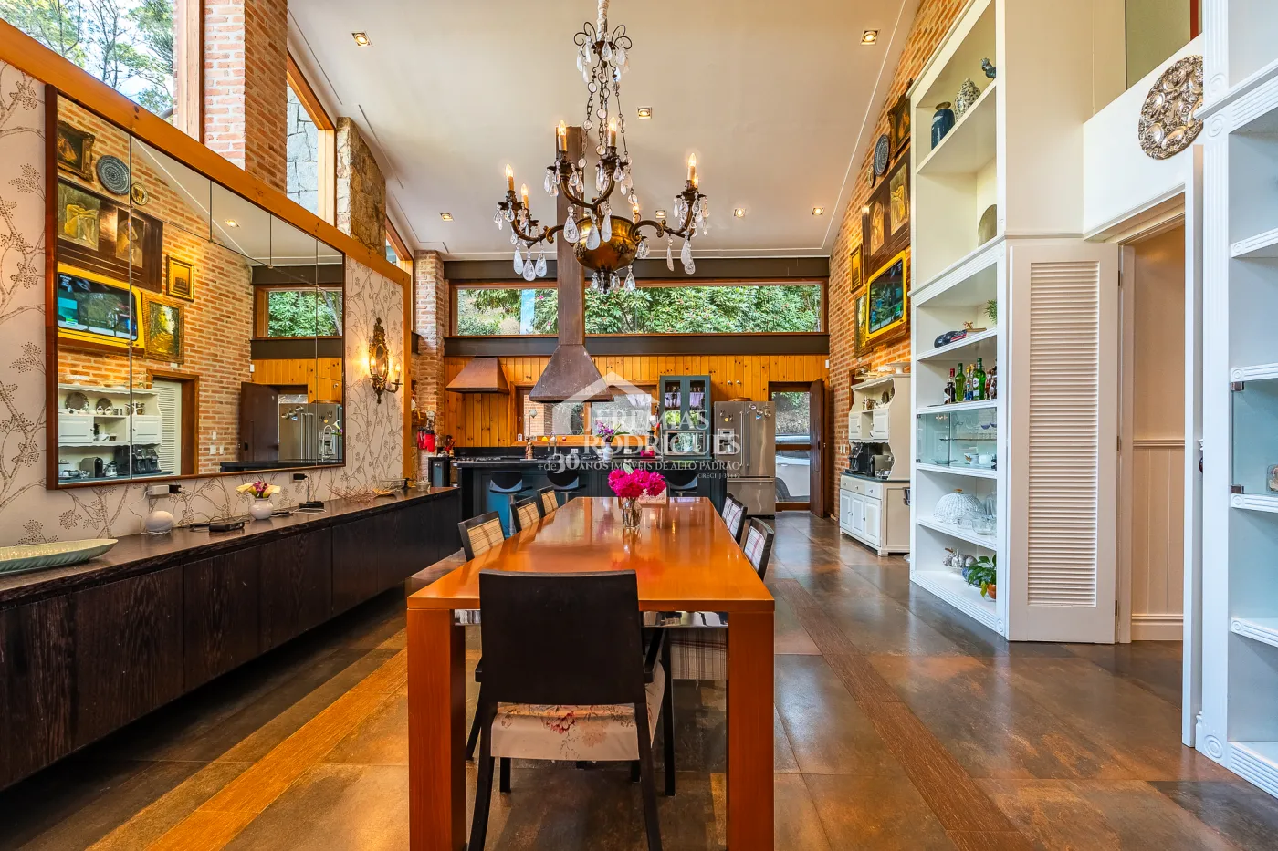 Casa com 7 suítes, 770 m² - Pedra do Fogo - Campos do Jordão/SP.