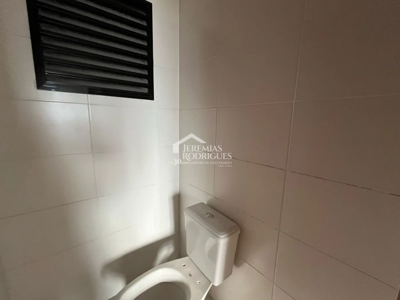 Sala comercial para venda com 40 m² no Edifício Smart Office em Pindamonhangaba/SP.