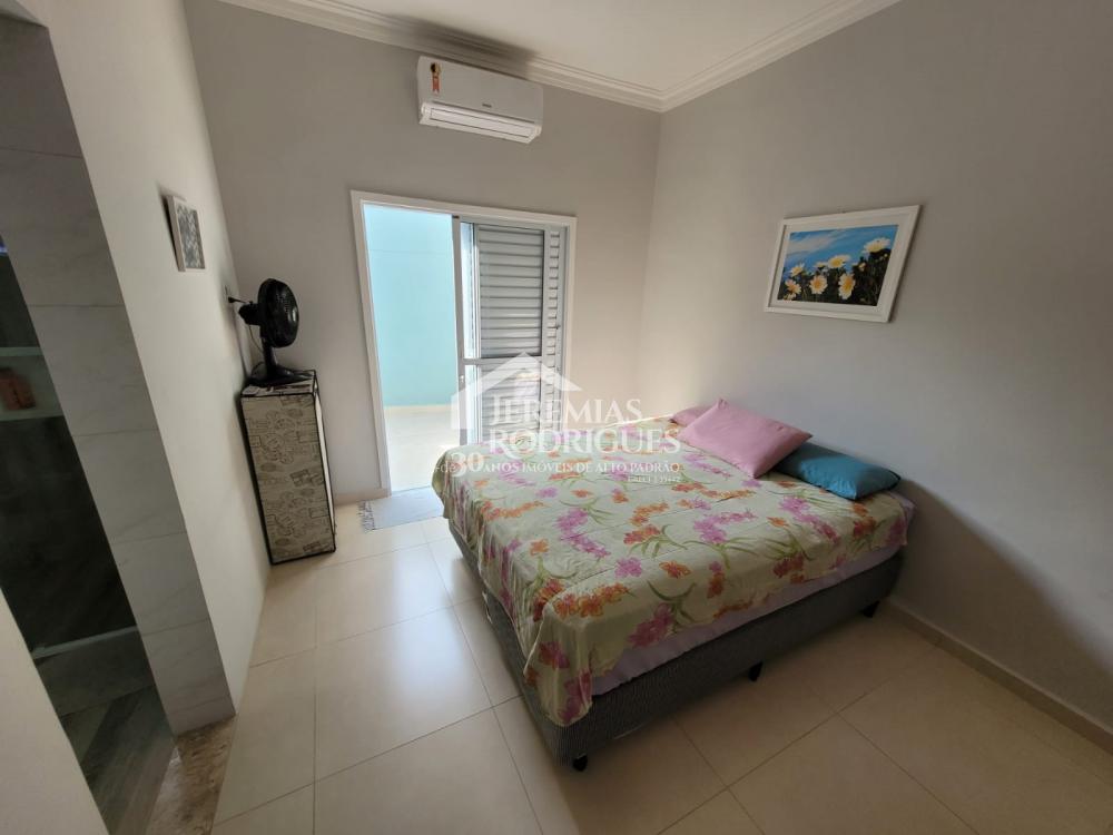 Casa térrea com 3 dormitórios - Jardim Santa Cruz - Taubaté/SP
