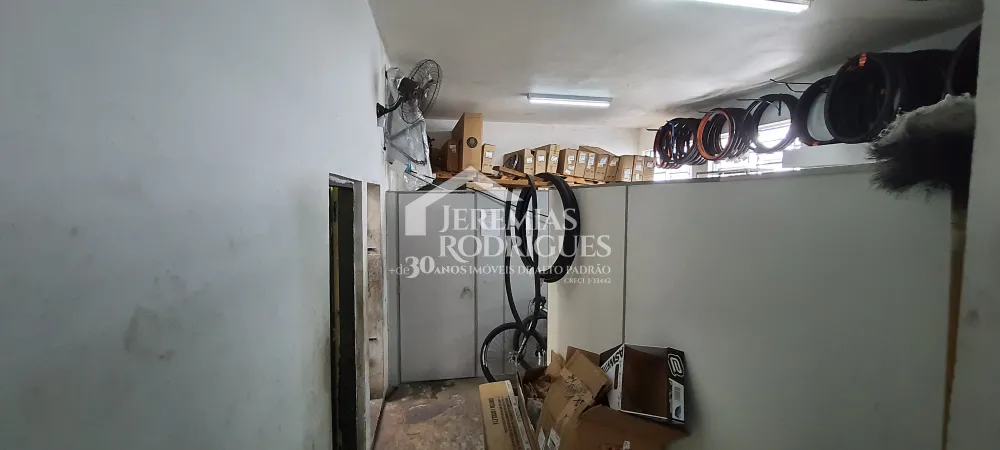 Ponto comercial para venda e locação com 256 m² no Centro em Taubaté. 