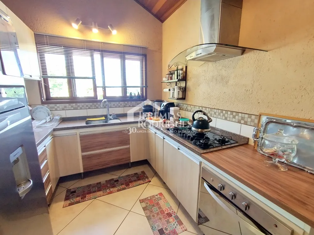 Casa com 4 dormitórios, 277 m² - Santo Antônio do Pinhal/SP