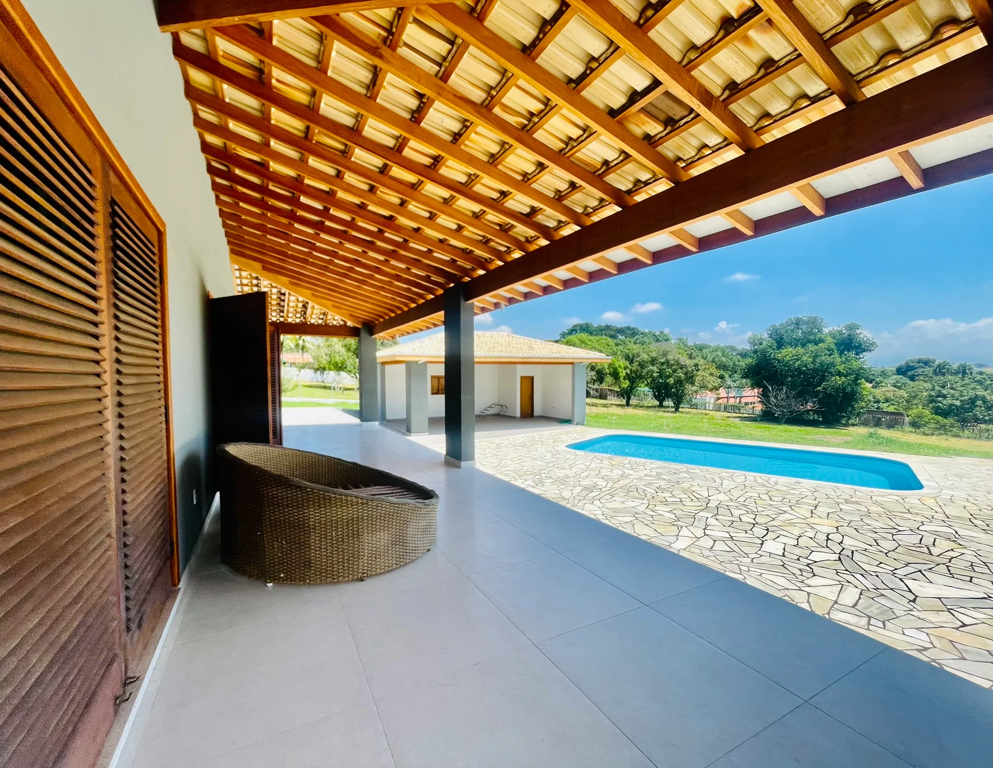 Casa à venda com 4 dormitórios no Condomínio Chácaras Cataguá em Taubaté/SP