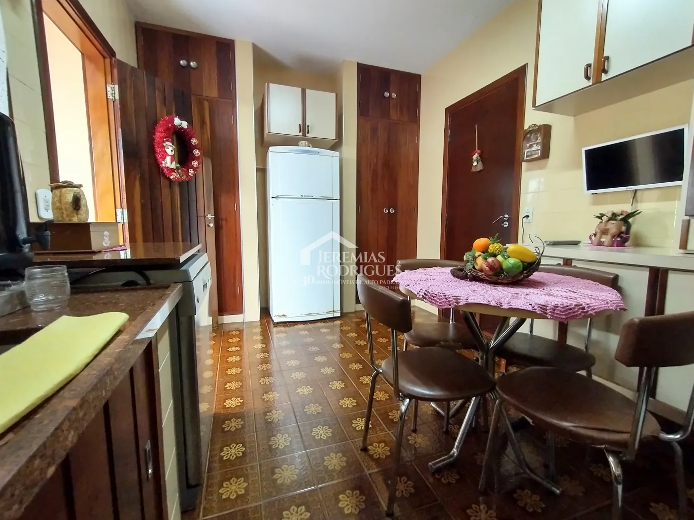 Casa com 4 dormitórios, 265 m² -  Alto do Capivari - Campos do Jordão /SP