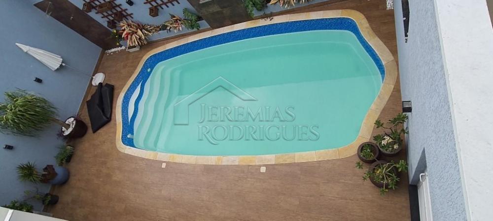 Casa à venda com 3 suítes no Condomínio Parque das Araucárias em Tremembé/SP.