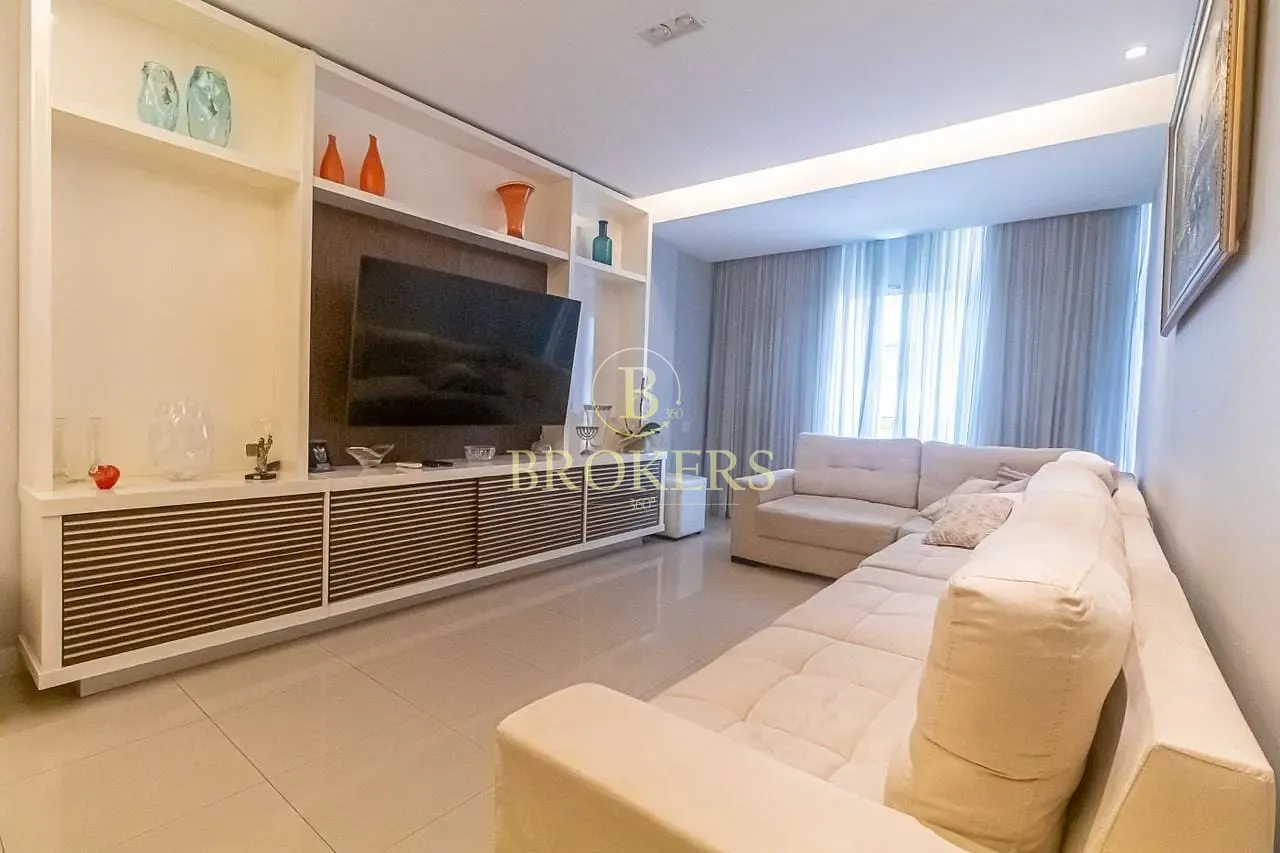 Apartamento à venda, Rua Miguel Lemos - Copacabana. Duplex modernizado, 3 quartos, sendo 1 suíte co