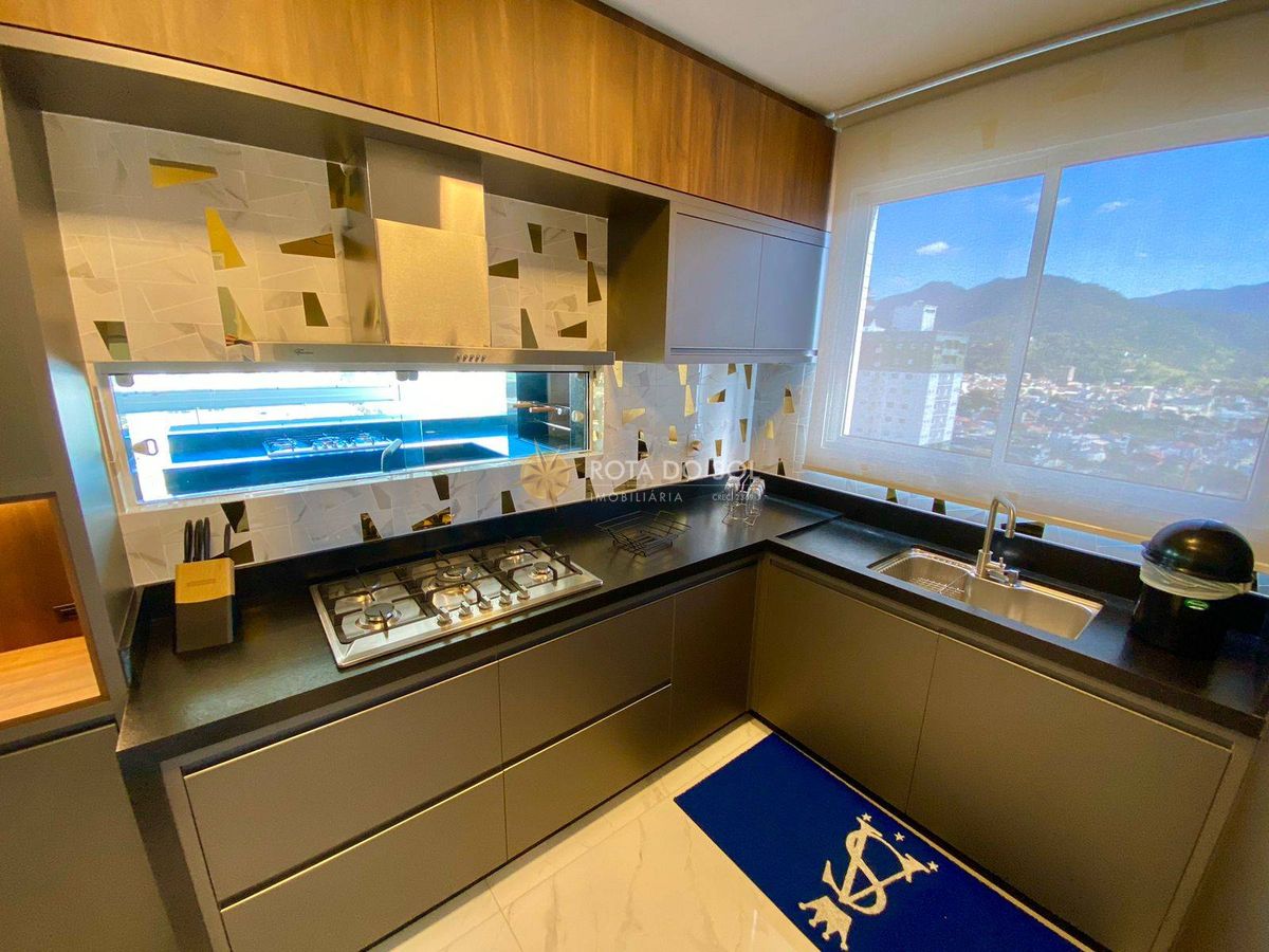 Le Premier Apartamento 3 Suítes no Centro de Itapema