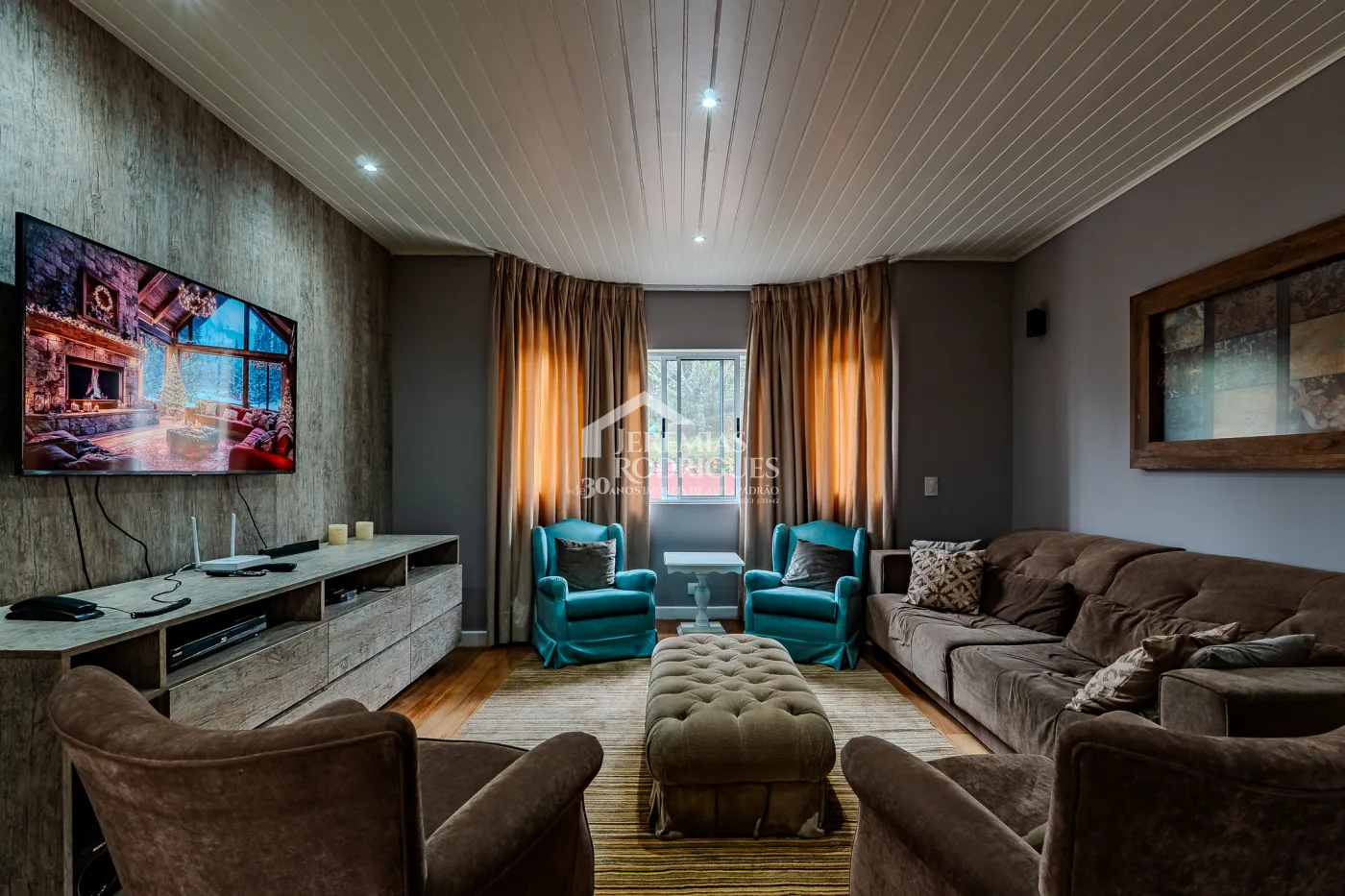 Casa à venda por R$ 4.400.000,00 - Campos do Jordão/SP