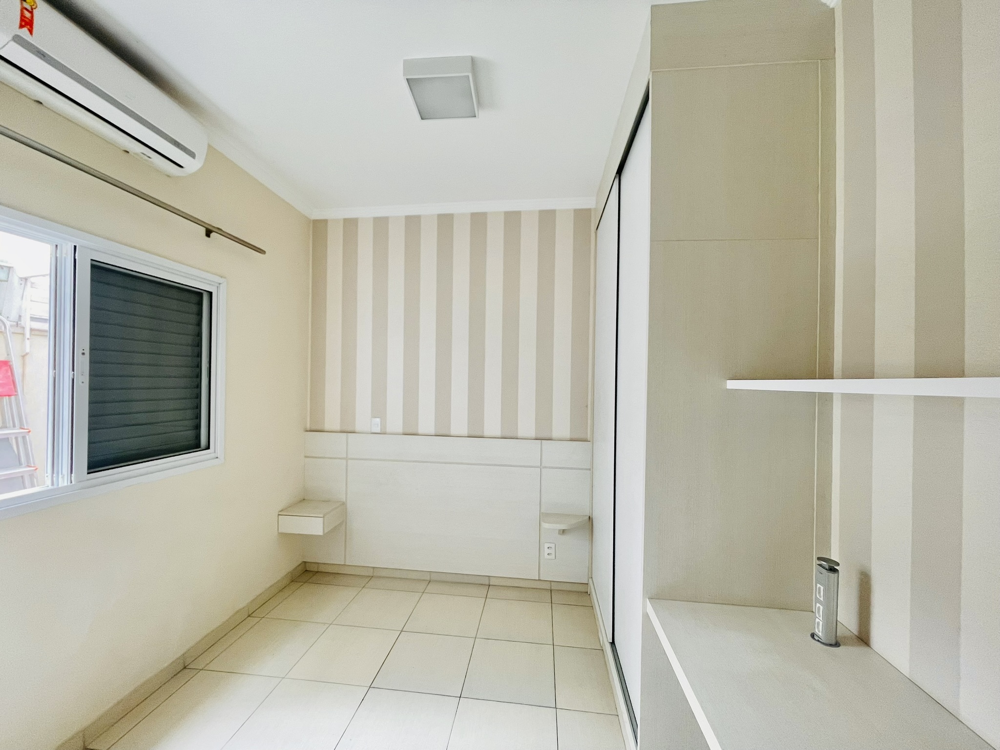 Casa para locação com 4 dormitórios no Condomínio Campos do Conde II em Tremembé/SP.