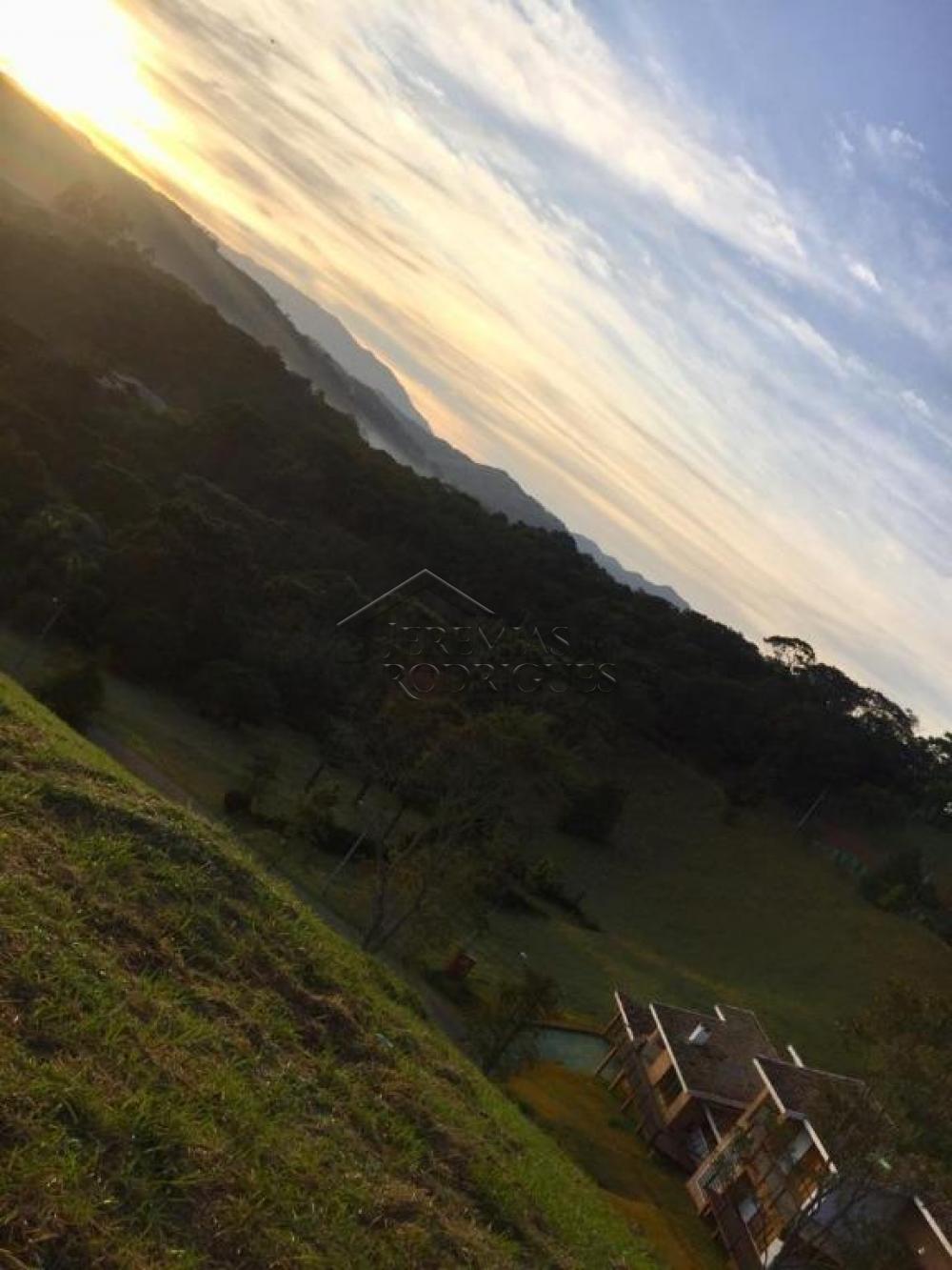 Casa para venda e locação com 3 dormitórios em Santo Antônio do Pinhal/SP