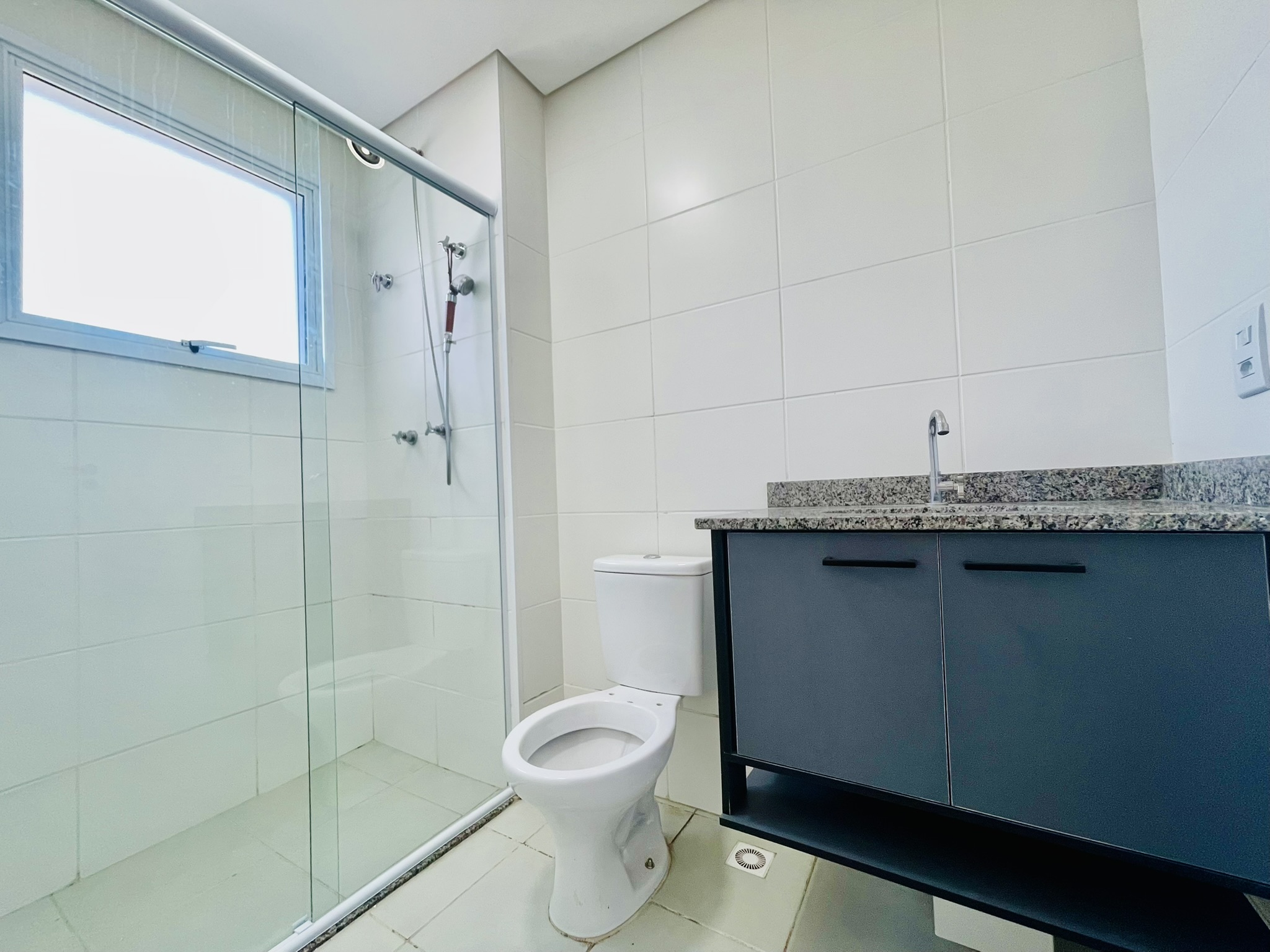 Apartamento à venda com 2 dormitórios, 108 m² no Condomínio Syrah Residence em Taubaté/SP.