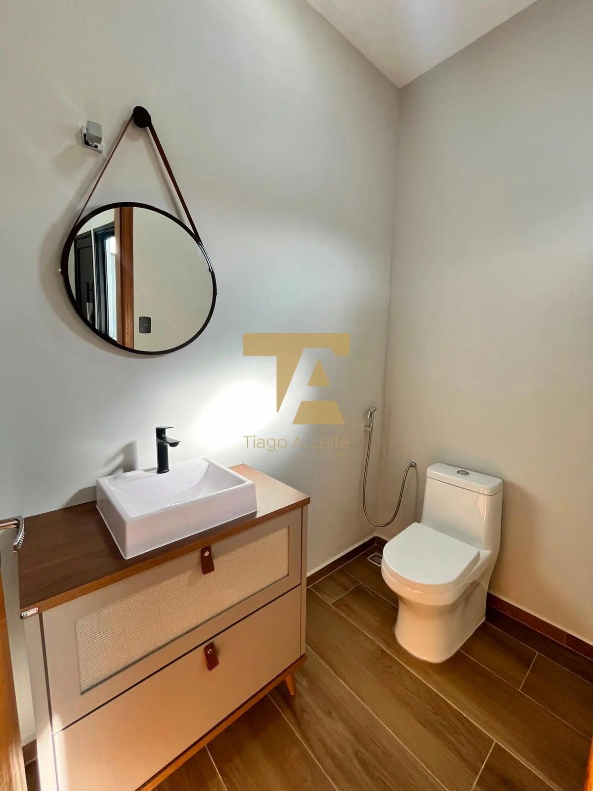 Casa nova térrea no Condomínio Laguna, Pindamonhangaba. São 150m² de área construída, 3 dorms (1 suíte) e área gourmet