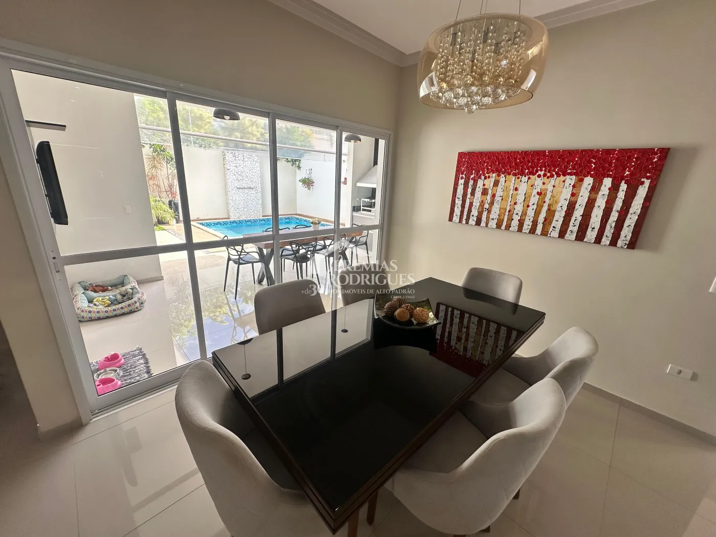 Casa mobiliada para locação com 3 suítes no Condomínio Real Ville em Pindamonhangaba/SP