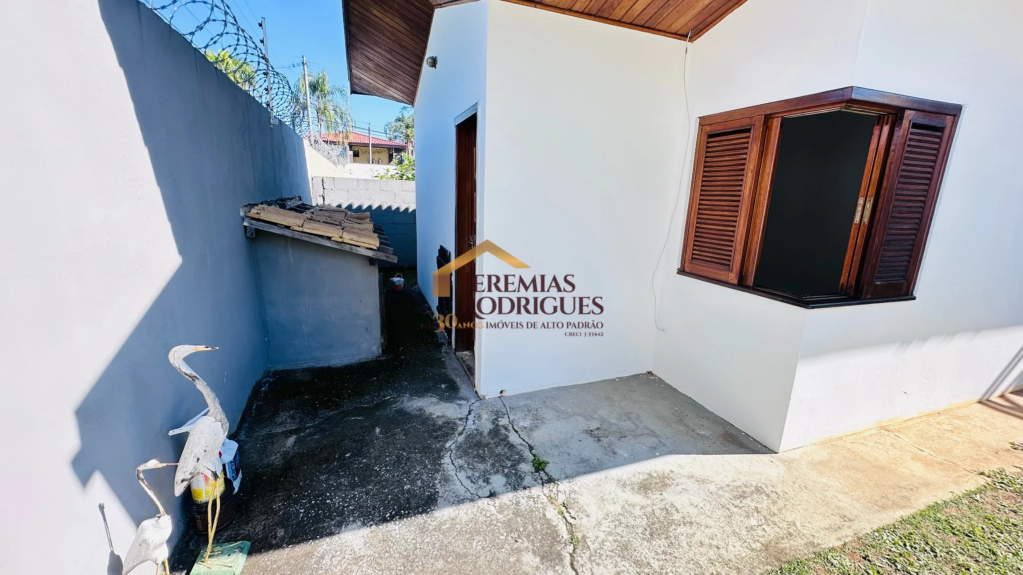 Casa para locação no Condomínio Real Ville em Pindamonhangaba/SP.