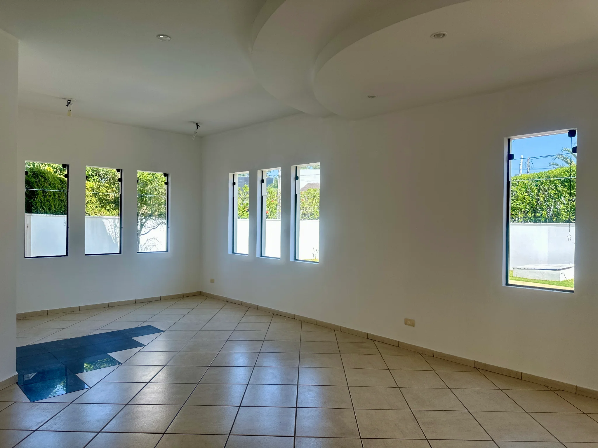 Casa para venda e locação no Condomínio Taubaté Village em Taubaté/SP.