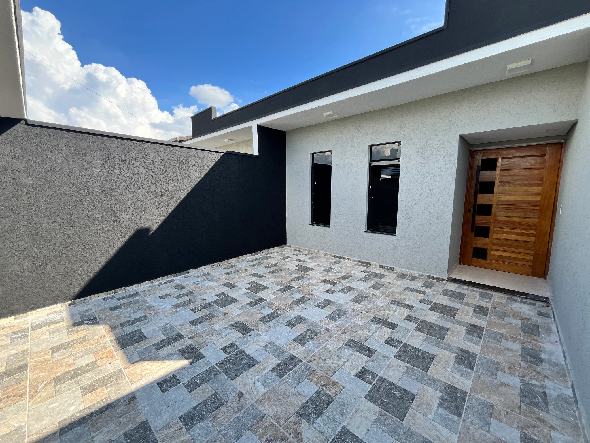 Casa à venda no Portal dos Eucaliptos em Pindamonhangaba com suíte