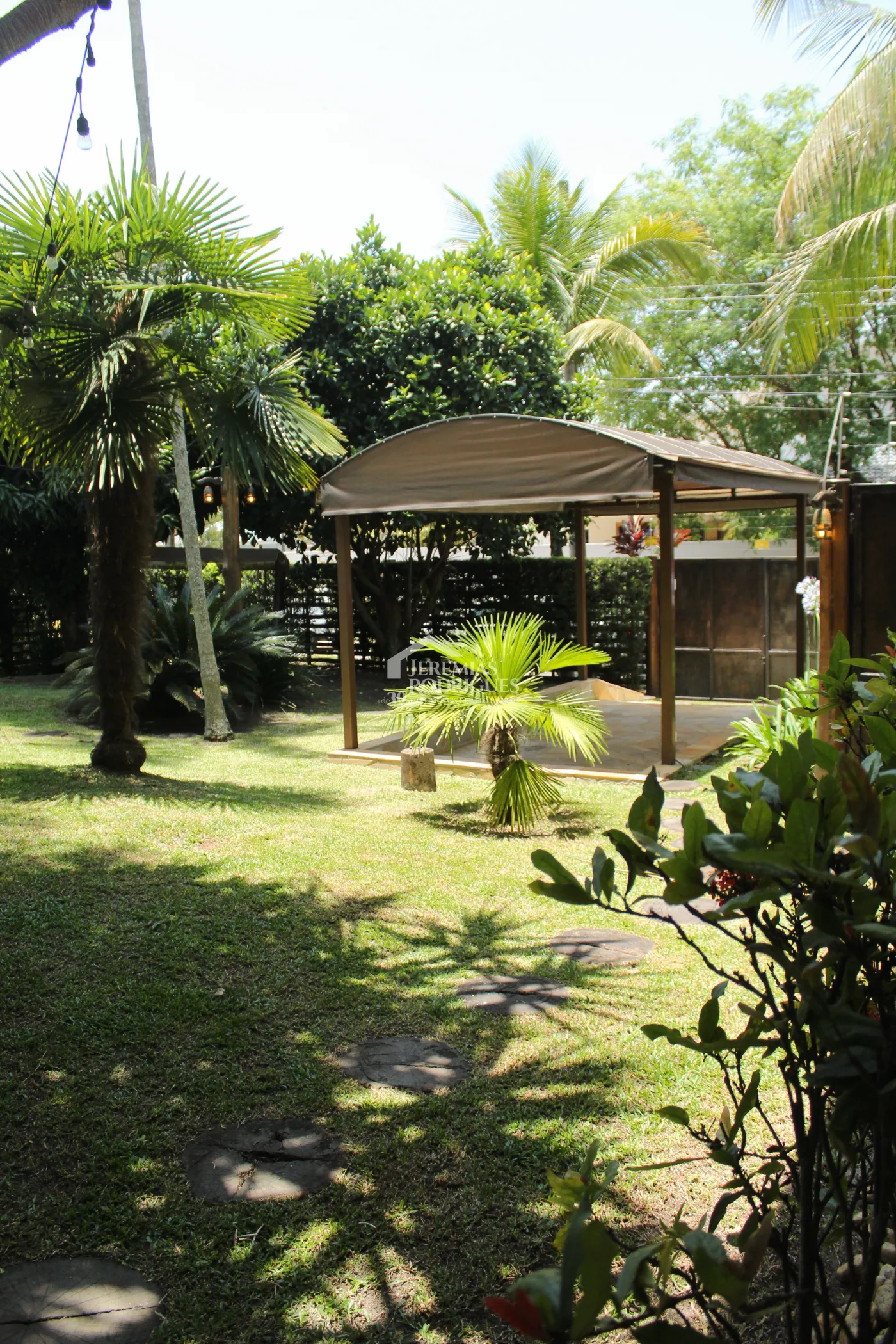 Casa para venda e locação com 5 dormitórios no Condomínio Taubaté Village em Taubaté/SP.