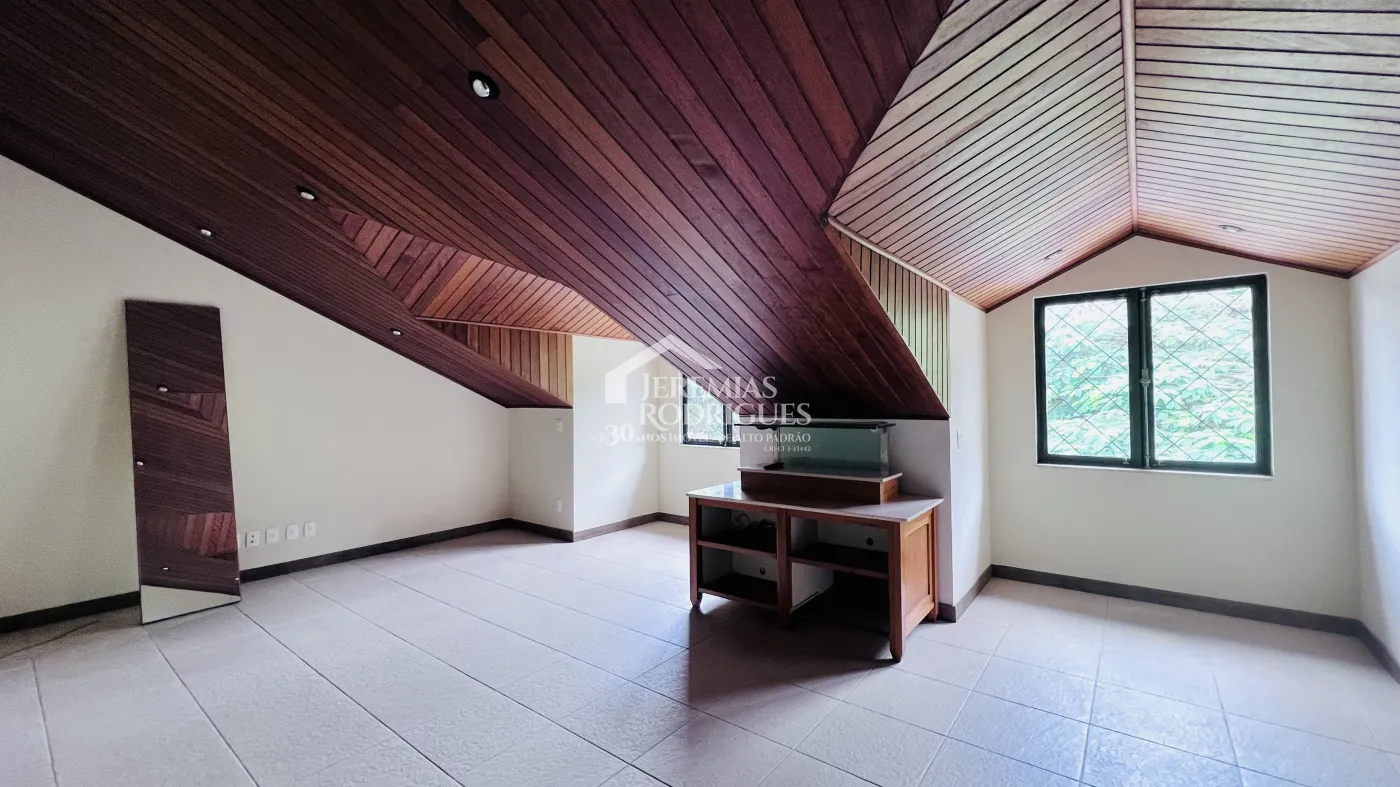 Casa com 8 dormitórios, 900 m² - Condomínio Portal da Serra - Taubaté/SP