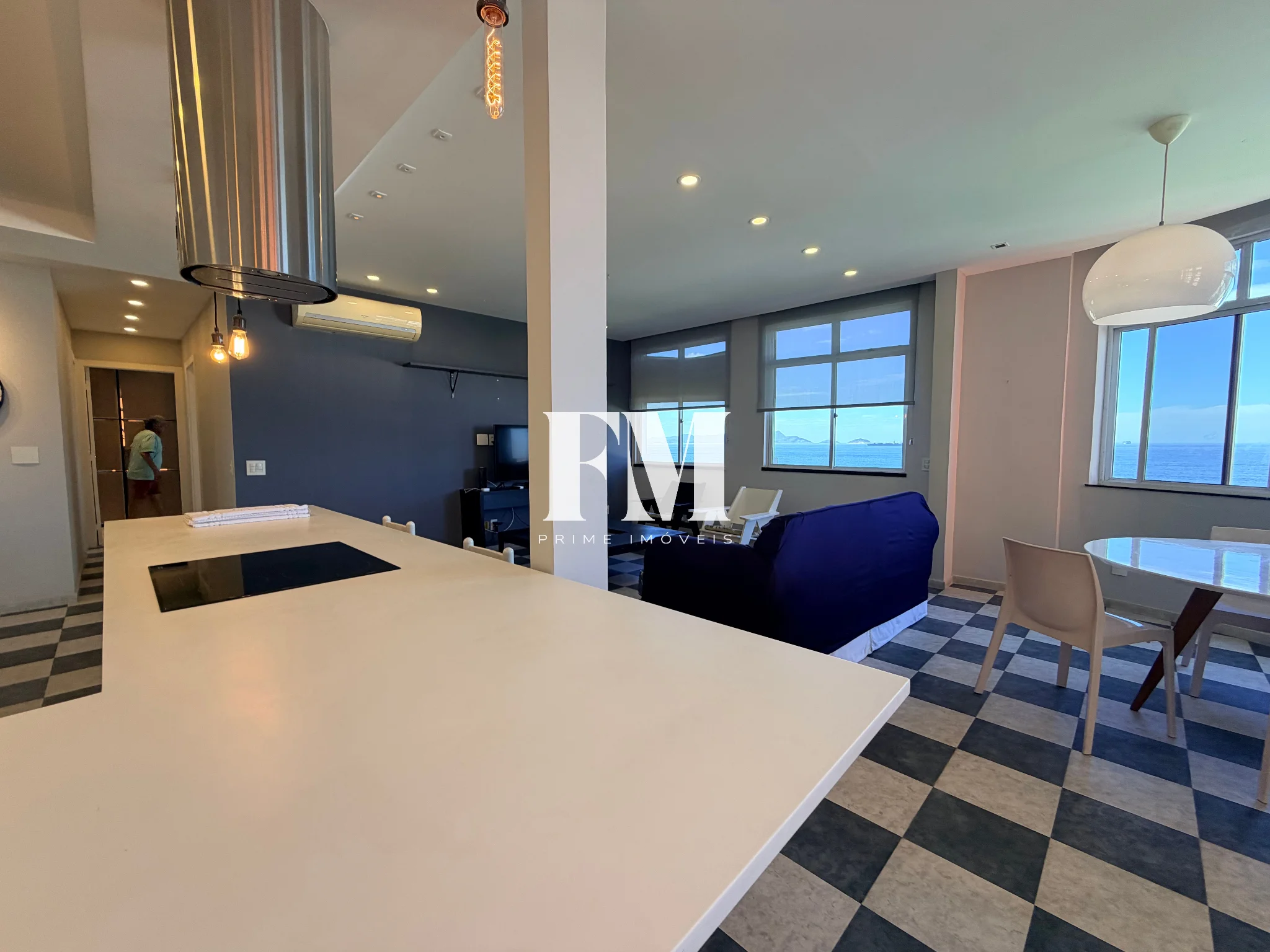 Frente mar em Copacabana: apartamento à venda de 2 quartos, andar alto com vista panorâmica, alto p - foto 6
