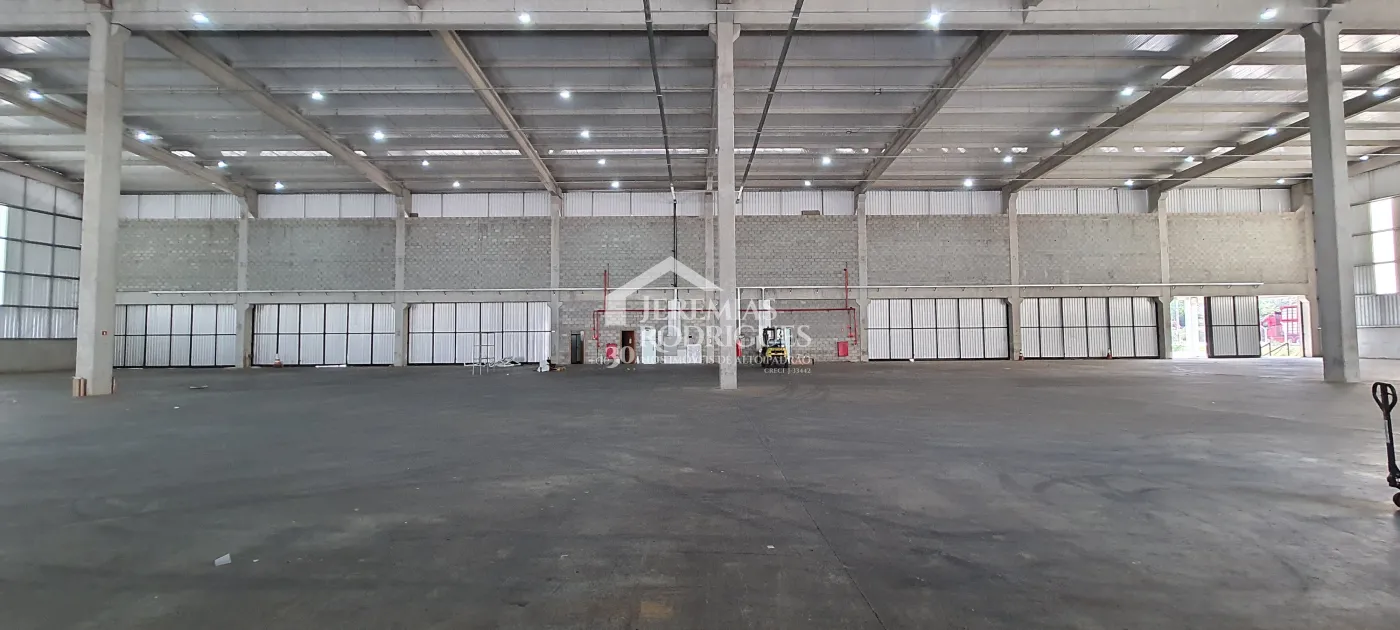Galpão com 3.560 m² - Parque Empresarial Santa Rita - em Pindamonhangaba/SP.