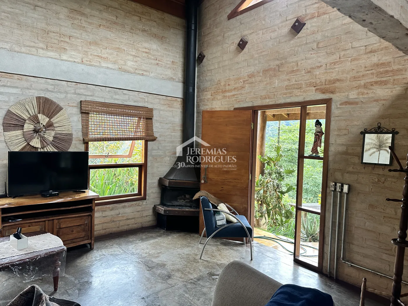 Casa à venda com 3 suítes no Centro em Santo Antônio do Pinhal/SP